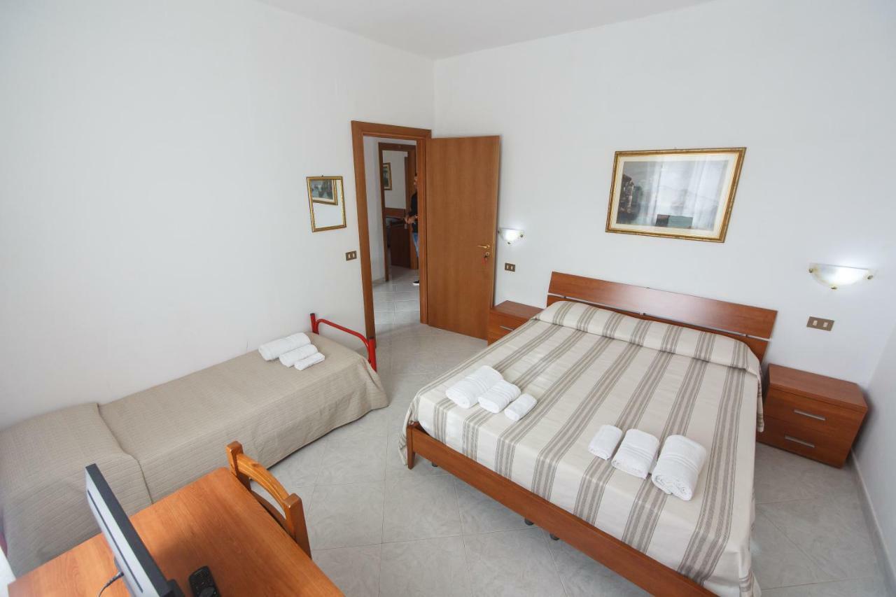Апарт отель Casa Vacanze L'Orizzonte Вальдериче Экстерьер фото
